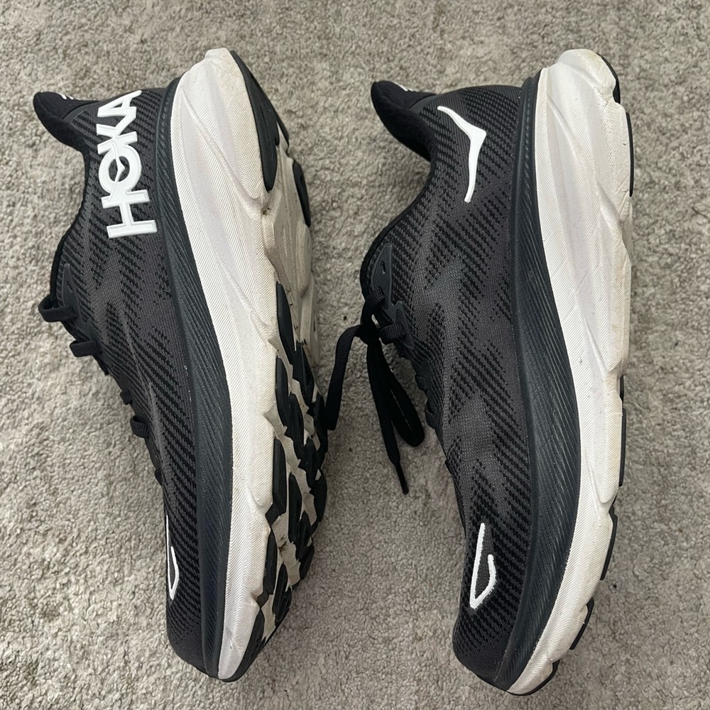 Hoka Clifton 9 Black Athletic Shoes - Picture 3 of 5
